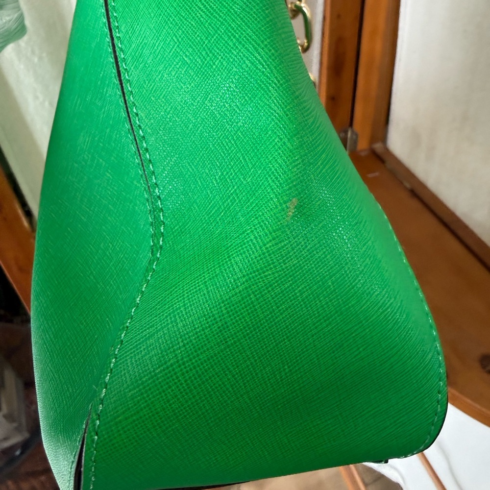 Michael Kors Lillie Large Chain Shoulder Tote - Picture 5 of 12